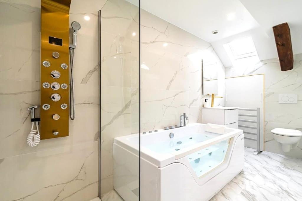 Oasis Chic - Spa Prive & Cinema Reims Exterior foto